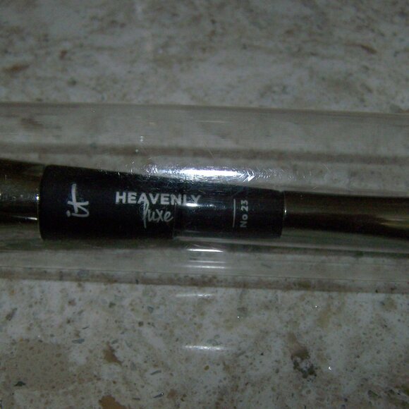 It Heavenly Luxe Makeup Brush Duo - Picture 3 of 4